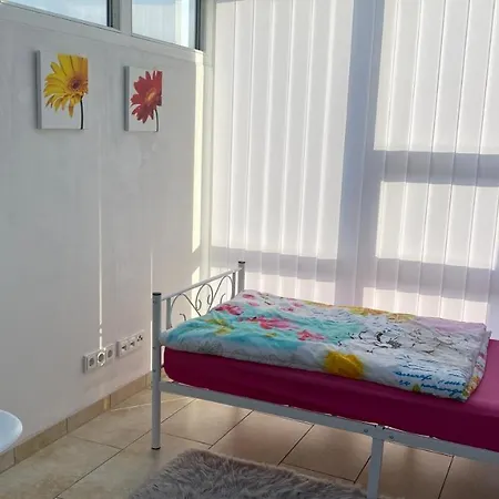 Fewo Luxus Wohnung Im Eigenen Ferienhaus, 120 Qm, Naehe Regensburg Mit Balkon, Terrasse & Garten, Gute Zuganbindung Laber Exterior foto