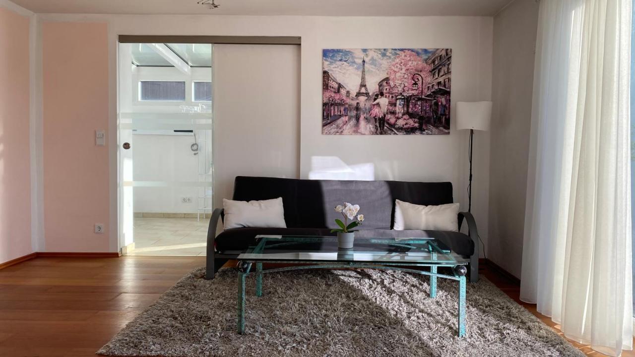 Luxus Im Eigenen Ferienhaus, 120 Qm, Naehe Regensburg Mit Balkon, Terrasse & Garten, Gute Zuganbindung