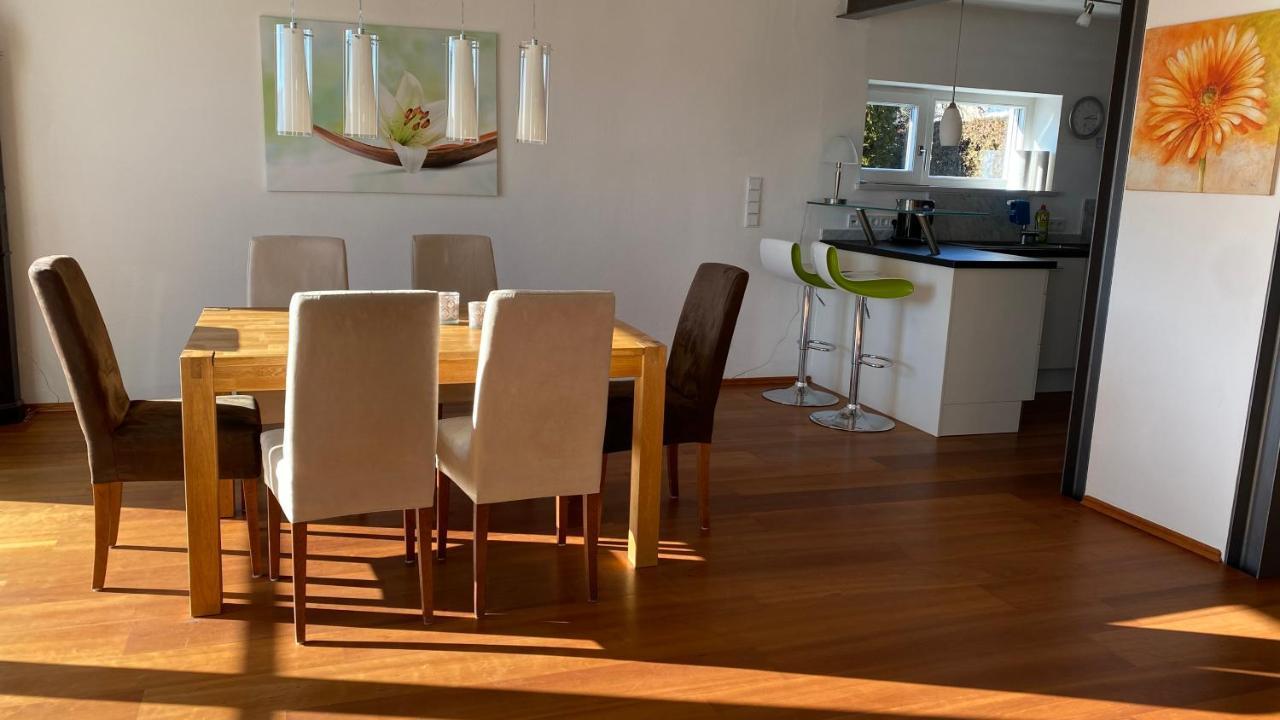 Apartment Luxus Im Eigenen Ferienhaus, 120 Qm, Naehe Regensburg Mit Balkon, Terrasse & Garten, Gute Zuganbindung Laber