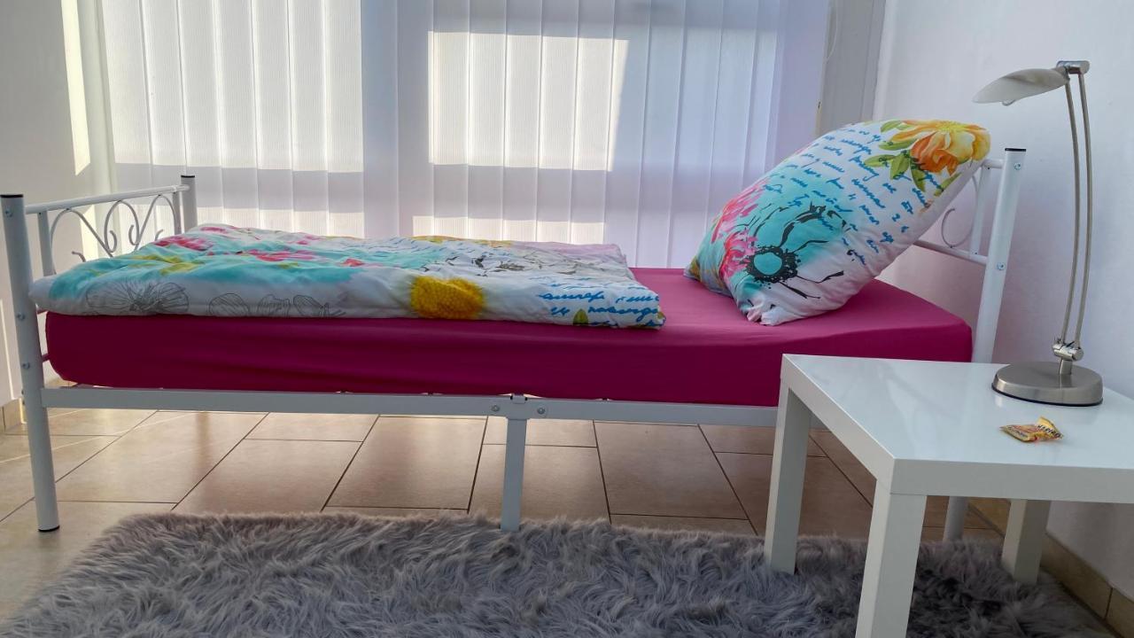 Luxus Im Eigenen Ferienhaus, 120 Qm, Naehe Regensburg Mit Balkon, Terrasse & Garten, Gute Zuganbindung * Laber