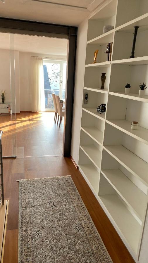 Luxus Im Eigenen Ferienhaus, 120 Qm, Naehe Regensburg Mit Balkon, Terrasse & Garten, Gute Zuganbindung Apartment Laber