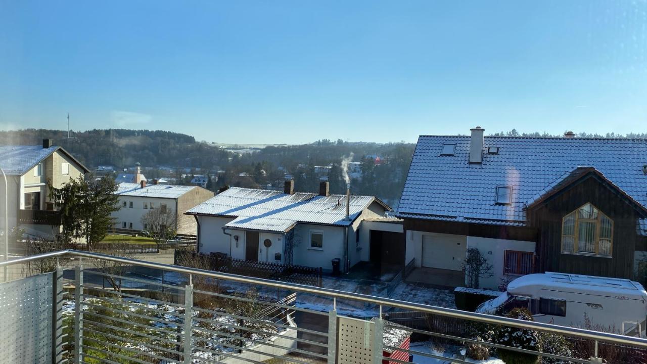 Luxus Im Eigenen Ferienhaus, 120 Qm, Naehe Regensburg Mit Balkon, Terrasse & Garten, Gute Zuganbindung
